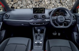 Audi Q2 S tronic, interior